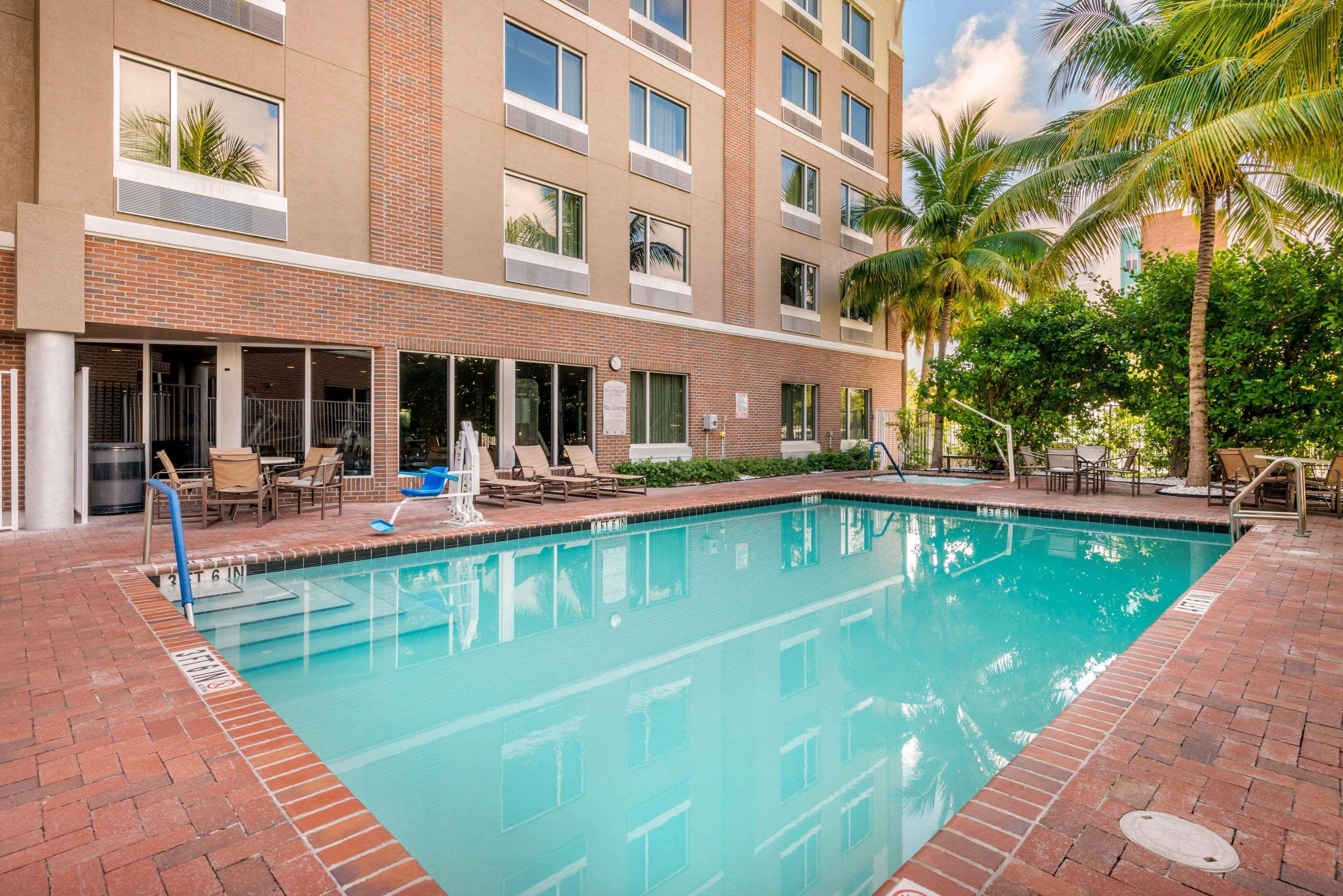 Cambria Hotel Ft Lauderdale, Airport South & Cruise Port Дания-Бич Экстерьер фото