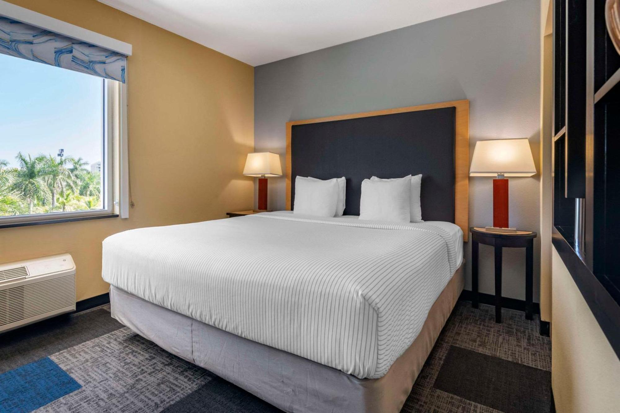 Cambria Hotel Ft Lauderdale, Airport South & Cruise Port Дания-Бич Экстерьер фото